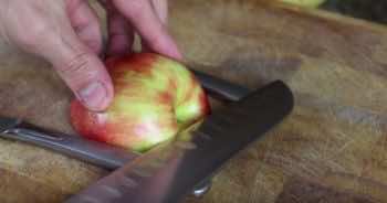 Świetna sztuczka z jabłkiem, którą musisz znać :)