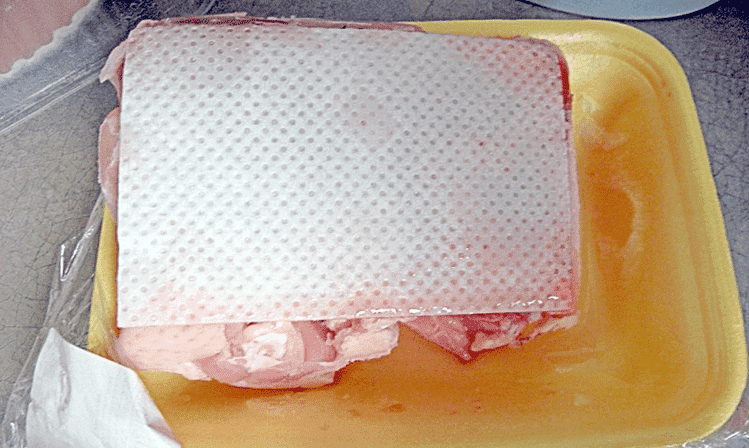 Kupujesz paczkowane mięso? Lepiej zwróć na to uwagę!