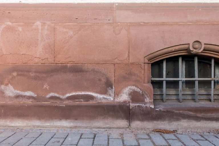 Jak osuszyć mury i raz na zawsze pozbyć się wilgoci?