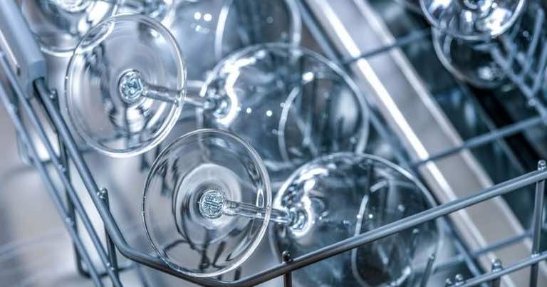 Czego nie powinno myć się w zmywarce