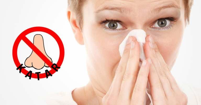 Złapał Cię katar? Sprawdź skuteczne domowe sposoby na walkę z katarem!