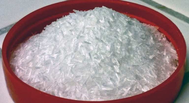 Biała toksyna, którą jesz codziennie. To nie sól, ani cukier! Zobacz jak wpływa na Twój organizm.