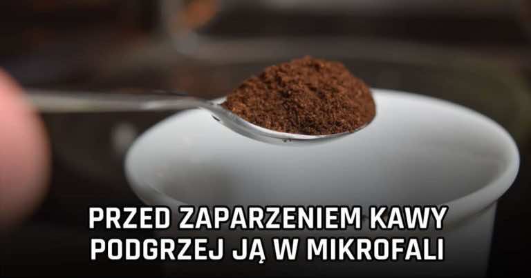 Zobacz dlaczego przed zaparzeniem kawy warto podgrzać ją w mikrofalówce