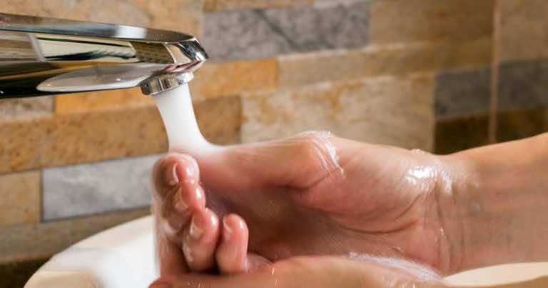 Kran bezdotykowy – czy sprawdza się w domu?