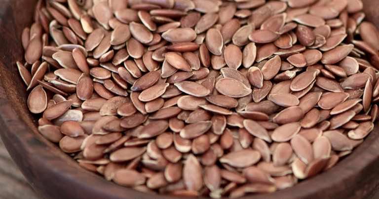 Siemię lniane: jak spożywać, aby wydobyć z niego pełnię korzyści?