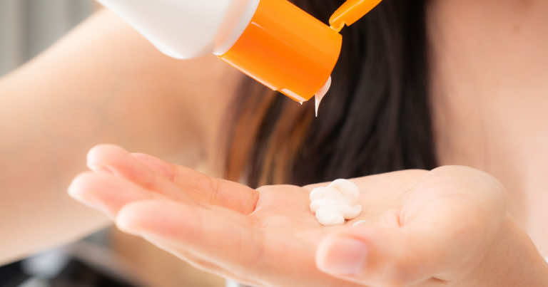 Kosmetyki utrwalające opaleniznę – czy warto je używać?