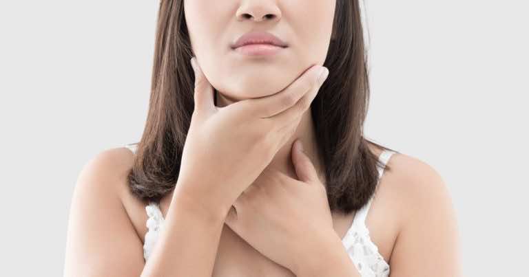 Domowa płukanka na bolące gardło – zobacz jak ją zrobić!