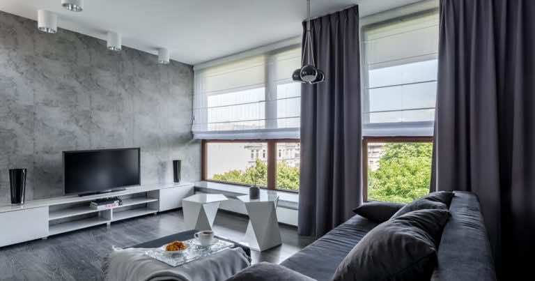 Rolety czyli moda i praktyka w jednym. Zobacz jak udekorować okna!