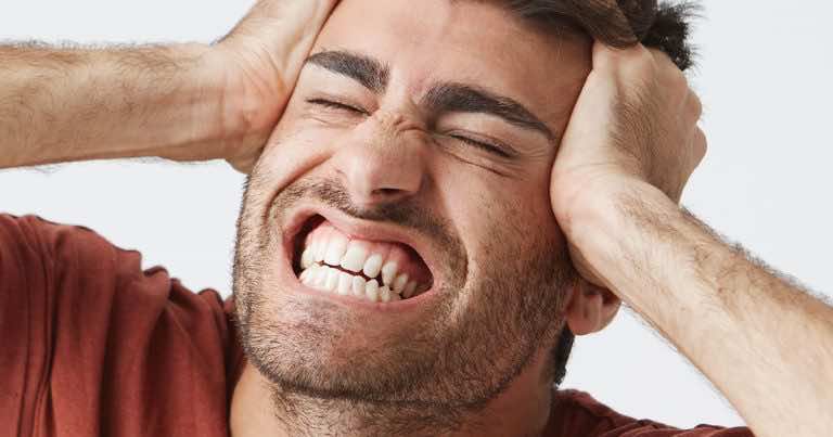 Zrobili symulację porodu u mężczyzn. Zobacz ich reakcję.