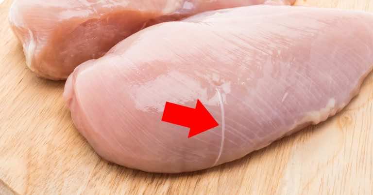 Zobacz dlaczego powinnaś uważać na białe paski na piersi kurczaka