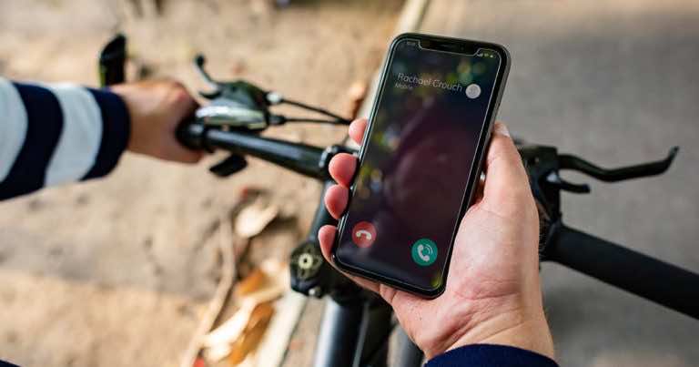 Używanie smartfona podczas jazdy na rowerze = mandat!