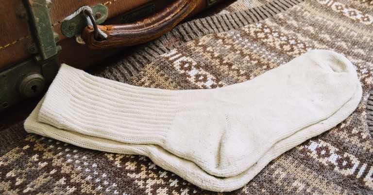 Jak wybielić białe skarpetki? Sprawdzone sposoby!