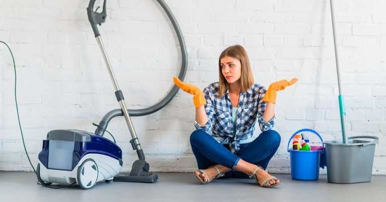 Kabel w odkurzaczu nie chce się zwijać – jak go naprawić?