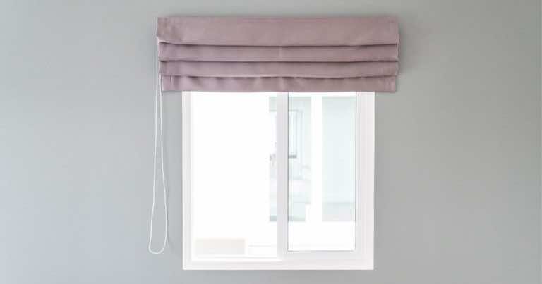 Rolety rzymskie – czym są i na co warto zwrócić uwagę przy wyborze?