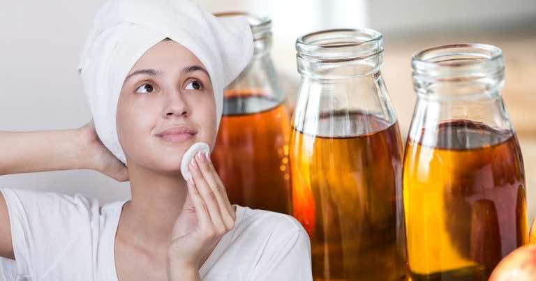 Przemyj twarz octem jabłkowym. Zobacz co to daje!