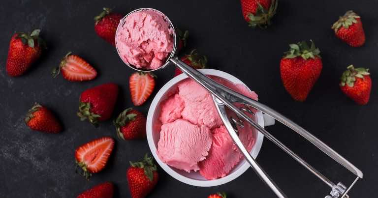 Domowe lody truskawkowe bez maszynki