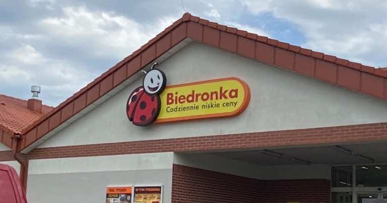 Zakupy w Biedronce również w niedzielę. Zobacz jak je zrobić!