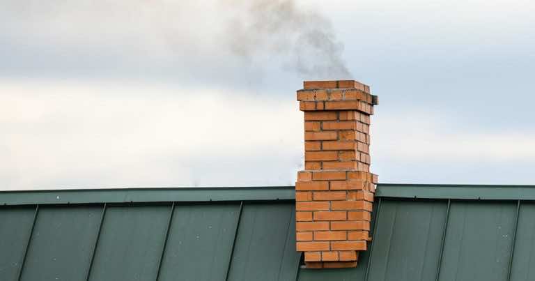Urzędnicy sprawdzą czym palisz w piecu i nikt się nie wymiga!