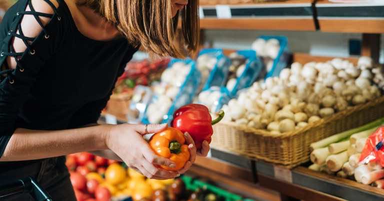 Czy jesteście za zakazem dotykania owoców i warzyw w sklepie?