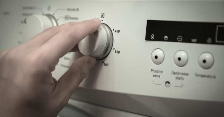 5 genialnych trików, które musisz wypróbować podczas robienia prania