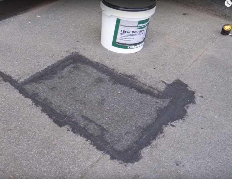 Masz problem z przeciekającym dachem? Sprawdź, jak naprawić uszkodzenia