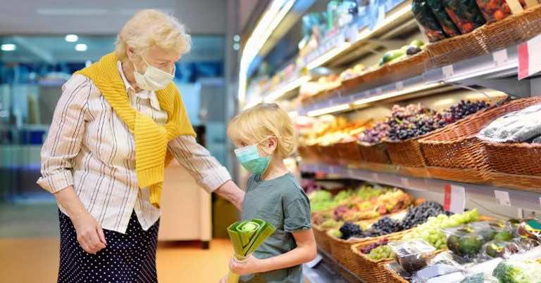 Godziny dla seniorów nie obowiązują w weekendy.