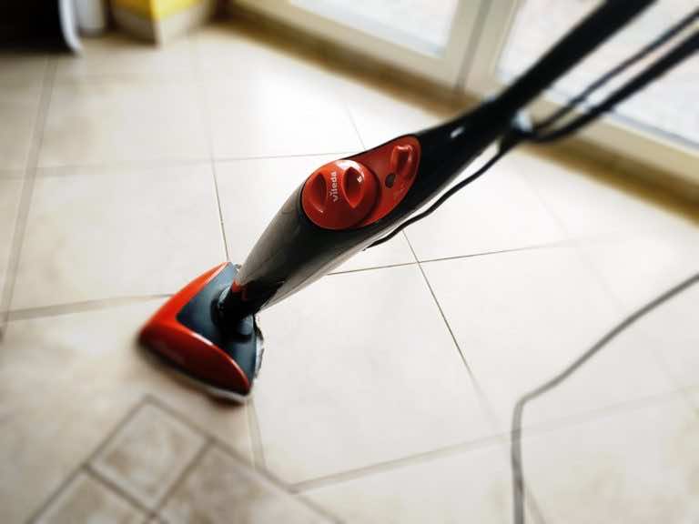 Wady i zalety mopa parowego