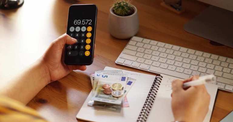 Pracujesz za granicą? Od nowego roku zapłacisz podatek podwójnie – również w Polsce!