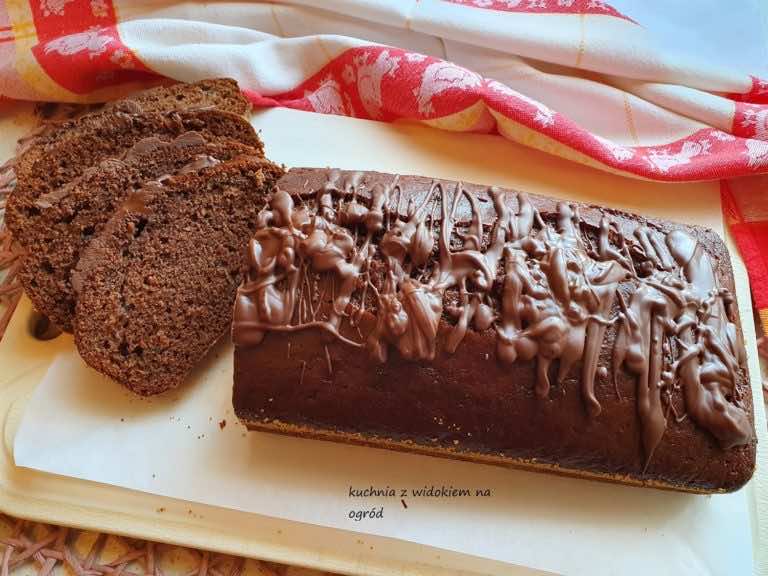 Błyskawiczny murzynek z powidłami