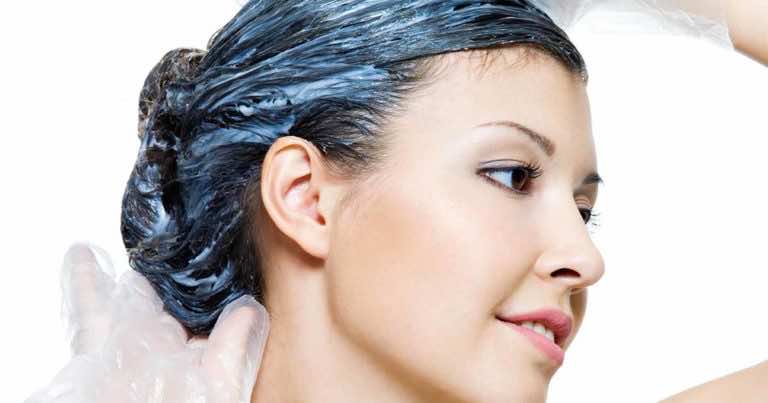 Często popełniamy ten błąd farbując włosy w domu!