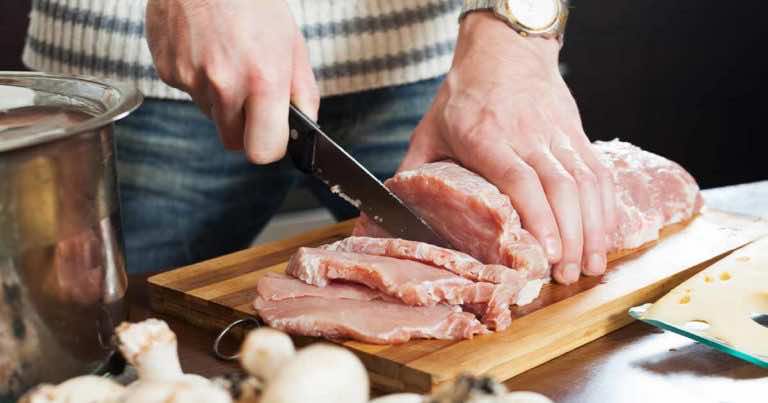 Jak łatwo pokroić surowe mięso