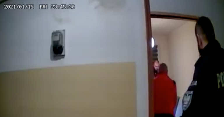 Jeleniogórskie pogotowie pobiło starszego mężczyznę zamiast mu pomóc [NAGRANIE]