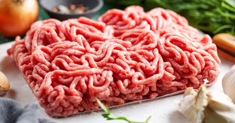 Dlaczego warto dodać sody oczyszczonej do mięsa mielonego?