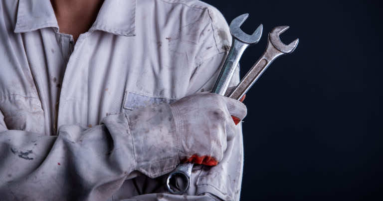 Czym usunąć smar i olej z ubrania roboczego?