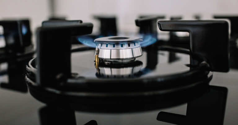 Co wybrać – płyta gazowa czy płyta ceramiczna?