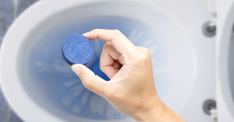 Tabletki do czyszczenia toalety z 3 składników. Zrób je sama!