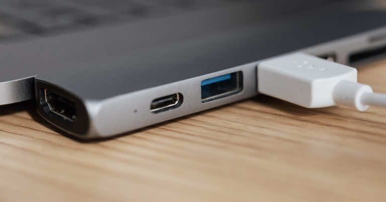 Czy wiesz dlaczego port USB jest niebieski?