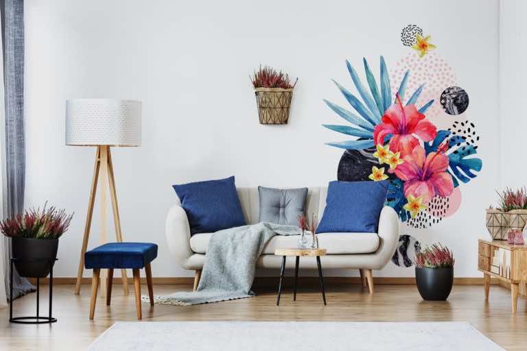 Ozdabiamy ściany w salonie – plakaty i naklejki na ścianę