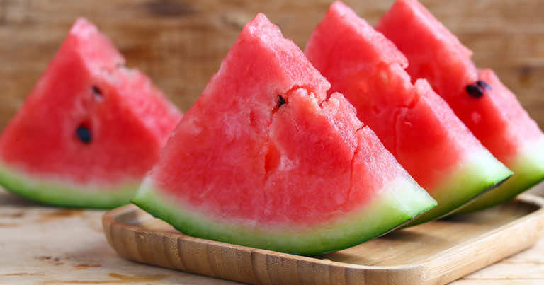 Czy arbuz tuczy? Ile można jeść arbuza na diecie?