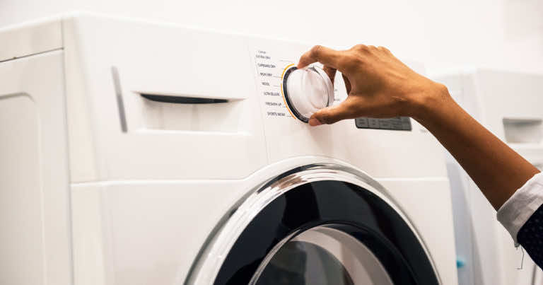 Jak prać czarne ubrania?