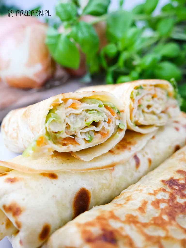 Naleśniki z młodą kapustą