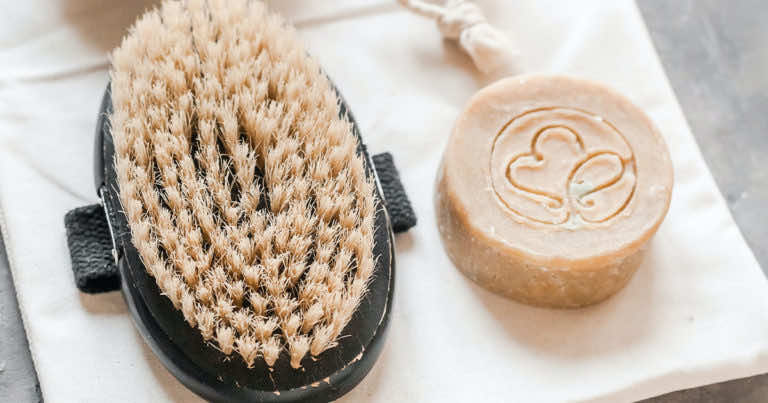 Zastosowania szarego mydła – dlaczego warto mieć je w domu?