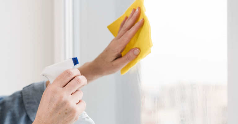 Chcesz mieć idealnie czyste okna? Wykorzystaj ten produkt