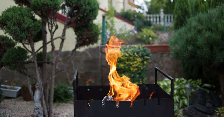 Palenisko w ogrodzie – gdzie ustawić i czy można w nim palić