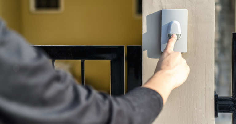 Jak przyciszyć dzwonek do drzwi bez regulacji głośności