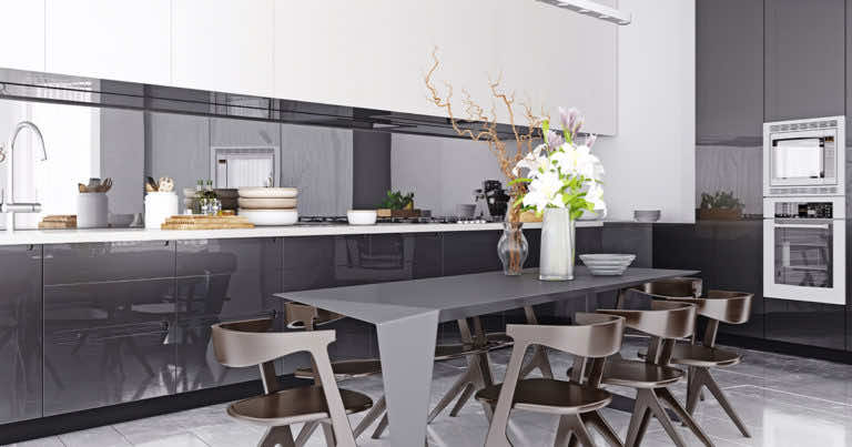 Lustro nad blatem kuchennym – wady i zalety