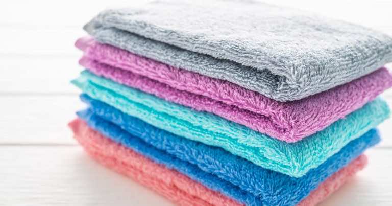 Chcesz, by Twoje ręczniki były znów miękkie? Zrób to podczas prania!