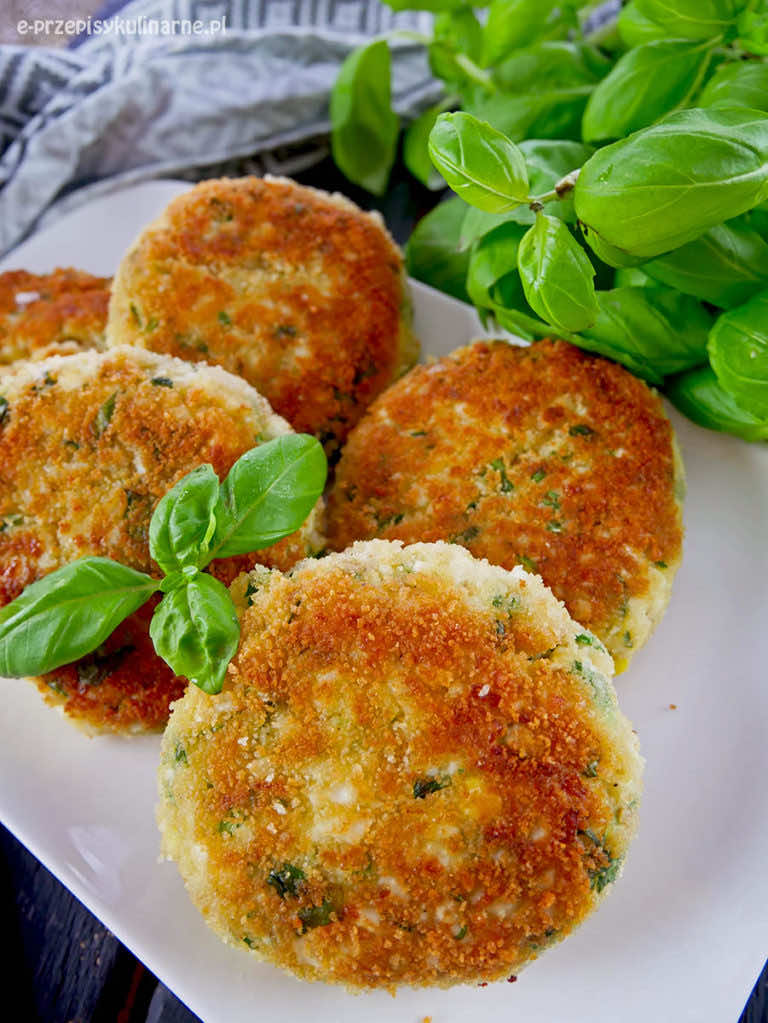 Kotlety jajeczne z rukolą – szybkie danie na bezmięsny obiad