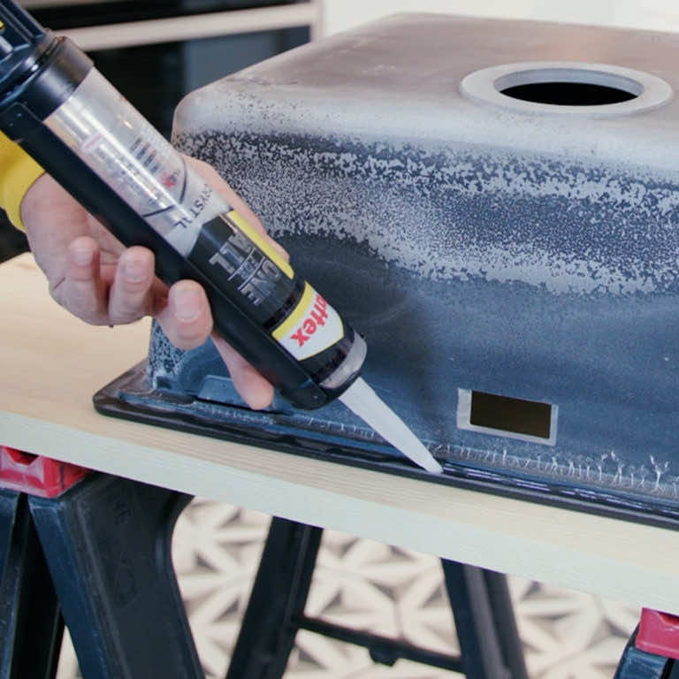 Pattex One For All Crystal – montaż, którego nie zauważysz