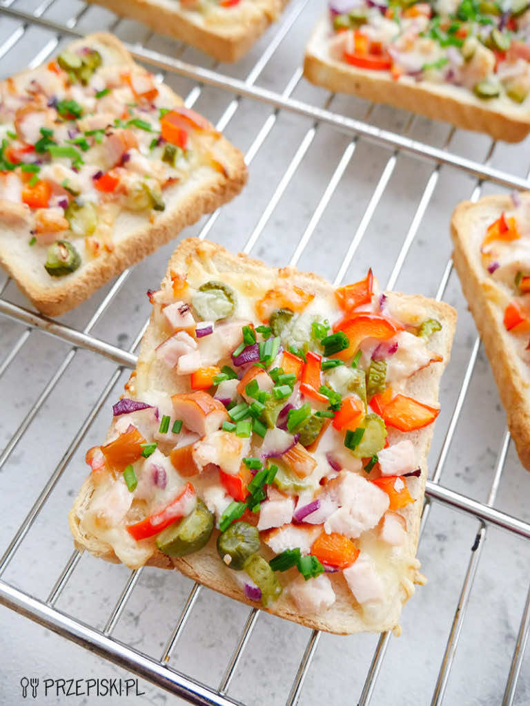 Szybkie zapiekanki tostowe